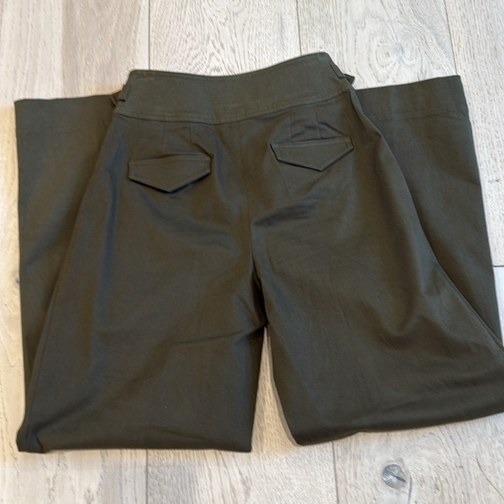 Express High Waisted Side Buckle Belt Wide Leg Pant in Size 2 - Picture 5 of 13